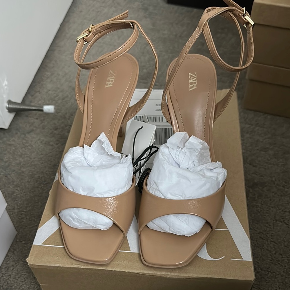 Zara Women's Beige Strappy Heels